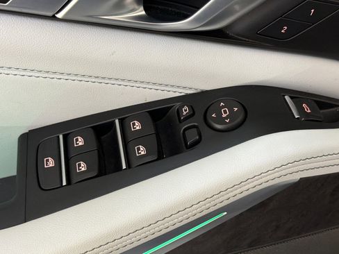 Used 2026 BMW X5 sDrive40i w/ M Sport Package RWD image 14