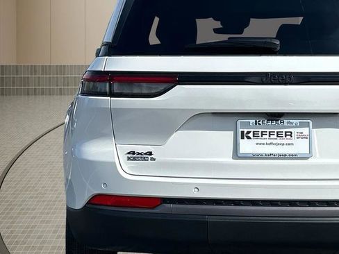 New 2026 Jeep Grand Cherokee Limited image 9