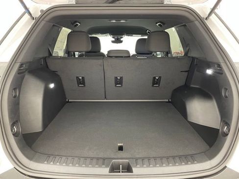 New 2026 Chevrolet Equinox LT w/ Safety and Technology Package AWD/4WD image 12