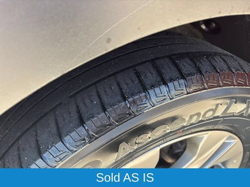 Used 2013 Hyundai Santa Fe Sport FWD image 25