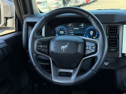Used 2025 Ford Bronco Badlands AWD/4WD image 8