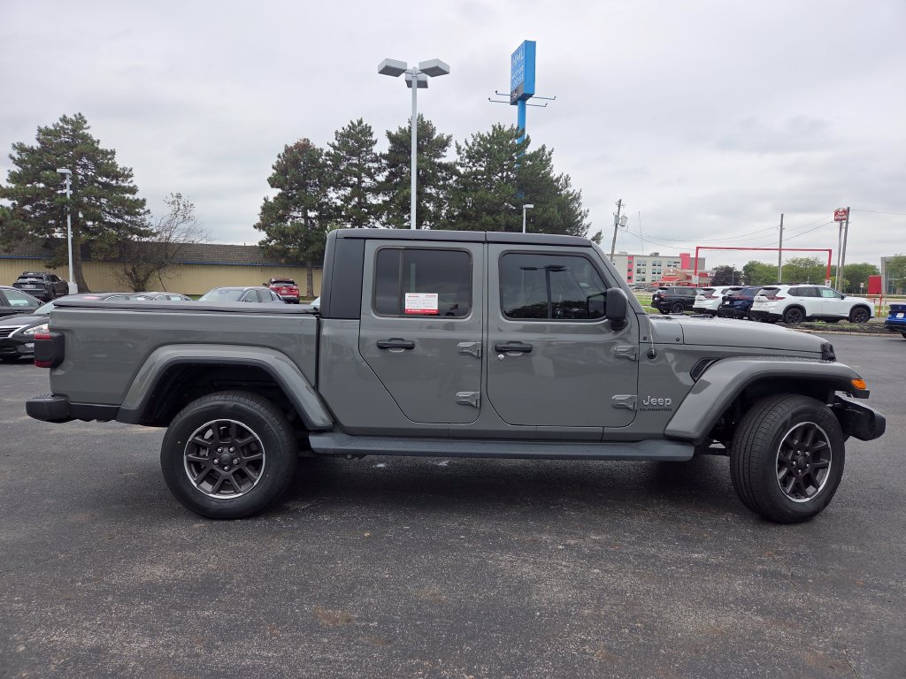 Used 2022 Jeep Gladiator Overland w/ LED Lighting Group AWD/4WD image 26
