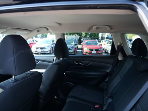 Used 2017 Nissan Rogue S w/ Appearance Package AWD/4WD image 20