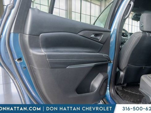 Used 2025 Chevrolet Traverse LT w/ Midnight/Sport Edition AWD/4WD image 21