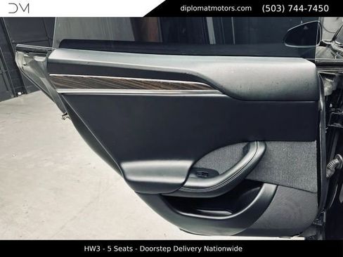 Used 2022 Tesla Model S AWD/4WD image 27