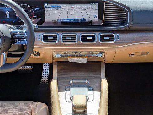 New 2026 Mercedes-Benz GLS 580 4MATIC image 11