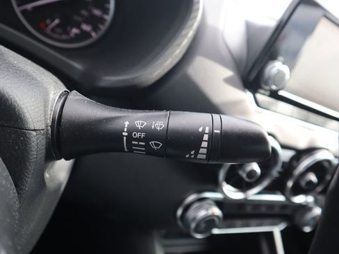 Used 2025 Nissan Sentra S image 18