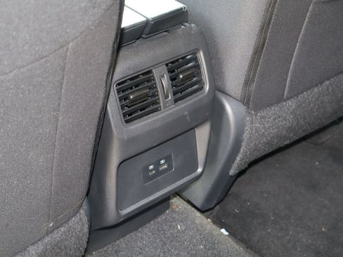 Used 2023 Nissan Rogue SV FWD image 18