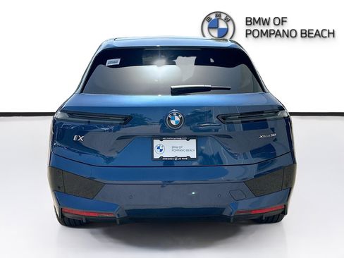 Used 2024 BMW iX xDrive50 w/ Sport Package AWD/4WD image 6