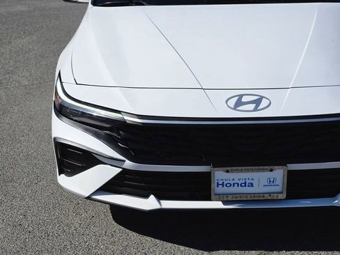 Used 2024 Hyundai Elantra SEL FWD image 2