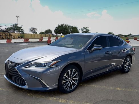Used 2019 Lexus ES 300h w/ Premium Package FWD image 5