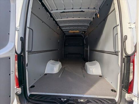 New 2025 Mercedes-Benz Sprinter 4500 image 14