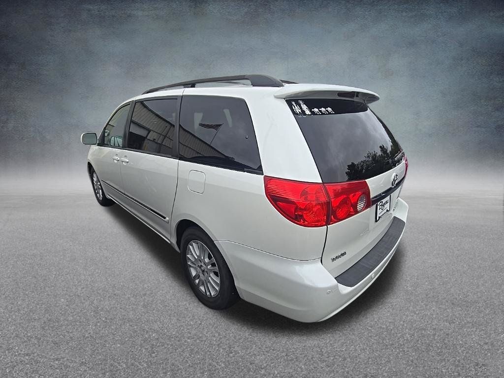 Used 2009 Toyota Sienna XLE Limited FWD image 5