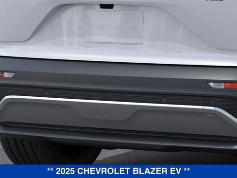 New 2025 Chevrolet Blazer EV LT image 15