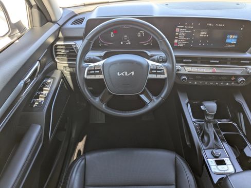 Certified 2024 Kia Telluride LX image 18