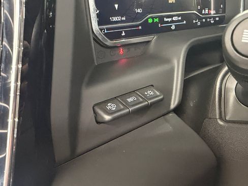 Used 2024 GMC Sierra 2500 Denali w/ Denali Reserve Package AWD/4WD image 25