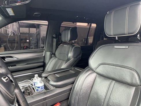 Used 2023 Jeep Grand Wagoneer Series II image 13