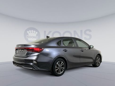 Used 2023 Kia Forte LXS w/ LXS Technology Package image 5