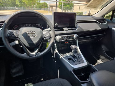 Used 2023 Toyota RAV4 LE FWD image 15