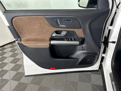 Certified 2025 Mercedes-Benz GLA 250 image 10