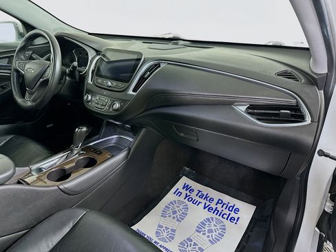 Used 2017 Chevrolet Malibu Premier w/ Premier Sun and Wheel Package image 29