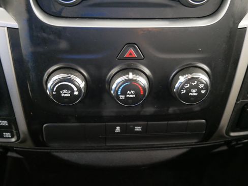 Used 2015 RAM 1500 Big Horn AWD/4WD image 23