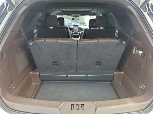 Used 2021 Ford Explorer King Ranch w/ Premium Technology Package RWD image 21