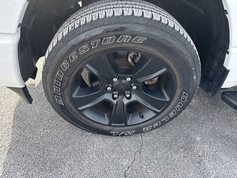 Used 2022 RAM 1500 Big Horn w/ Night Edition image 2