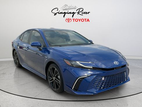 Used 2025 Toyota Camry XSE FWD image 1