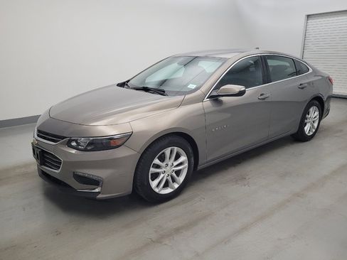 Used 2018 Chevrolet Malibu LT FWD image 2