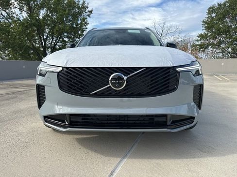 New 2026 Volvo XC90 B6 Ultra image 2