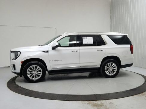 Used 2022 GMC Yukon SLT w/ SLT Luxury Package RWD image 4