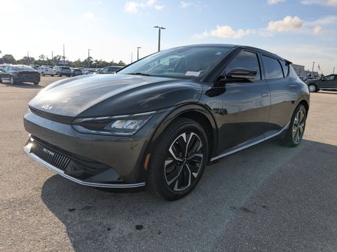 Certified 2022 Kia EV6 Wind image 9