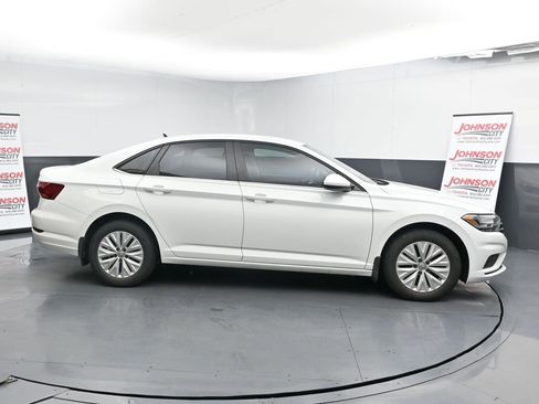 Used 2019 Volkswagen Jetta S image 9