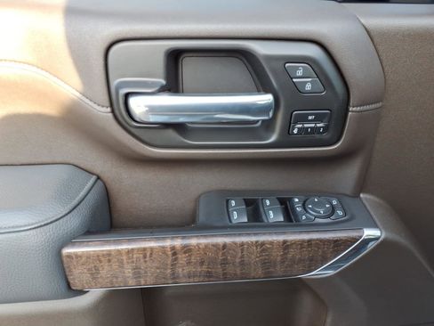 Used 2021 GMC Sierra 3500 Denali w/ Denali Ultimate Package image 11