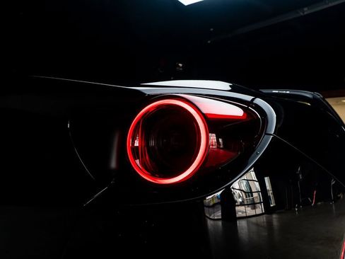 Used 2019 Ferrari Portofino RWD image 11