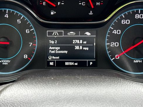 Used 2017 Chevrolet Cruze Premier FWD image 24