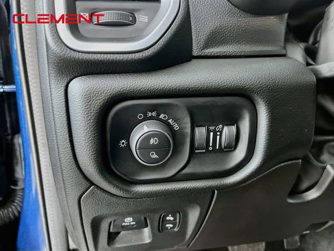 Used 2023 RAM 1500 Laramie AWD/4WD image 12