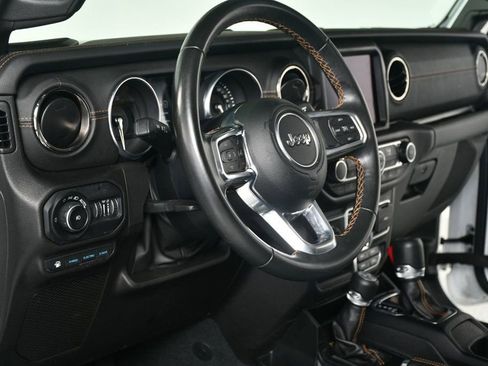 Used 2022 Jeep Wrangler Unlimited Sahara image 25