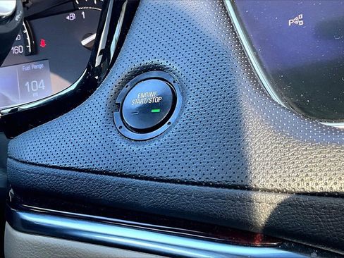 Used 2017 Cadillac XT5 Premium Luxury w/ Driver Assist Package image 28