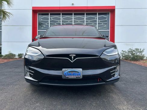 Used 2016 Tesla Model X 90D AWD/4WD image 2