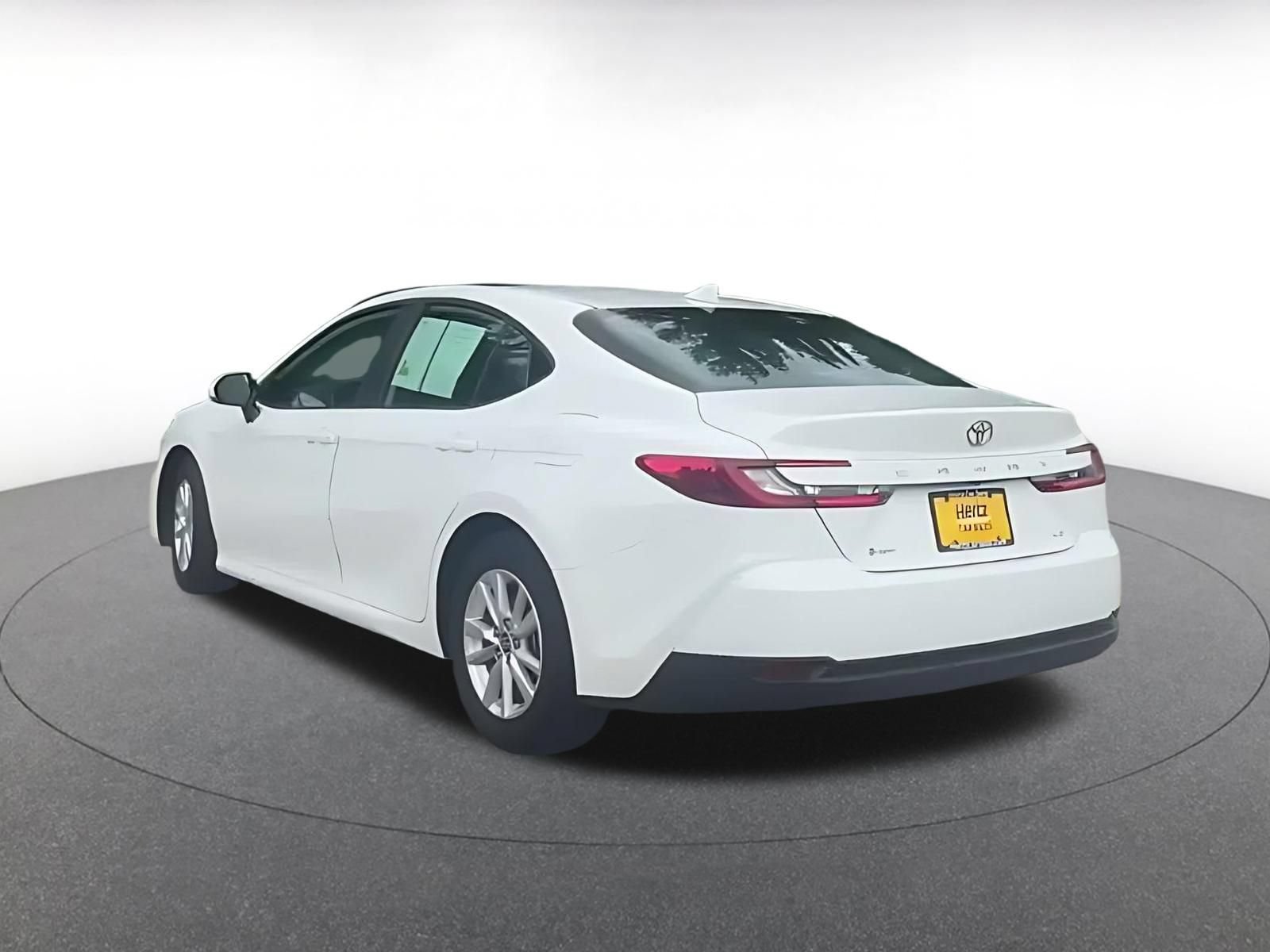 Used 2025 Toyota Camry LE FWD image 10