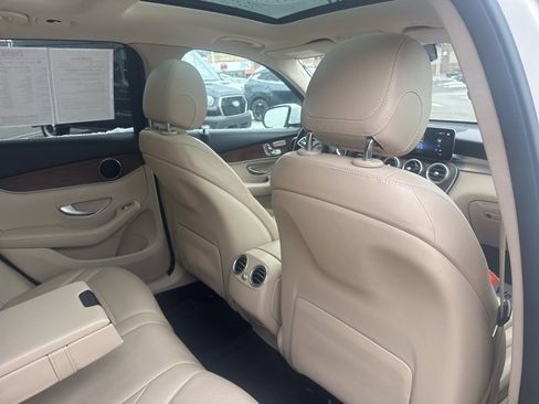 Used 2021 Mercedes-Benz GLC 300 4MATIC image 14