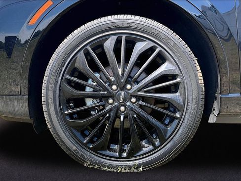 Used 2023 Lincoln Corsair Reserve w/ Equipment Group 201A AWD/4WD image 9