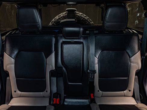 Used 2023 Ford Bronco Wildtrak image 25