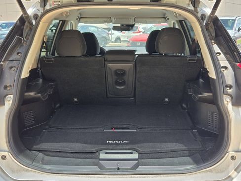 Used 2019 Nissan Rogue SV FWD image 24