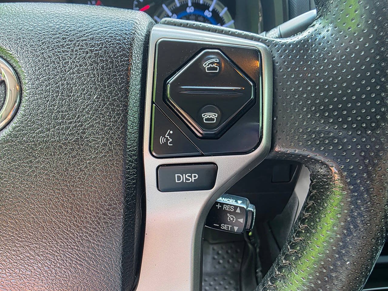 Used 2018 Toyota 4Runner Limited AWD/4WD image 22