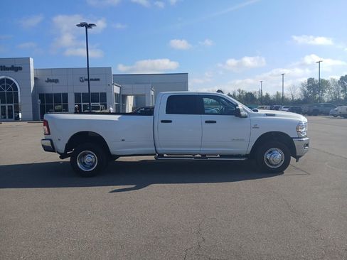 Used 2024 RAM 3500 Big Horn AWD/4WD image 9