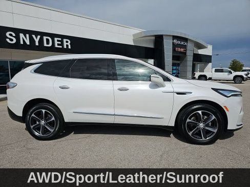 Used 2022 Buick Enclave Essence w/ Experience Buick Package AWD/4WD image 8