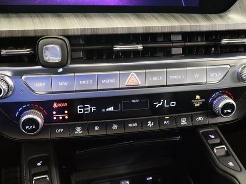 Used 2025 Kia Telluride SX Prestige image 24